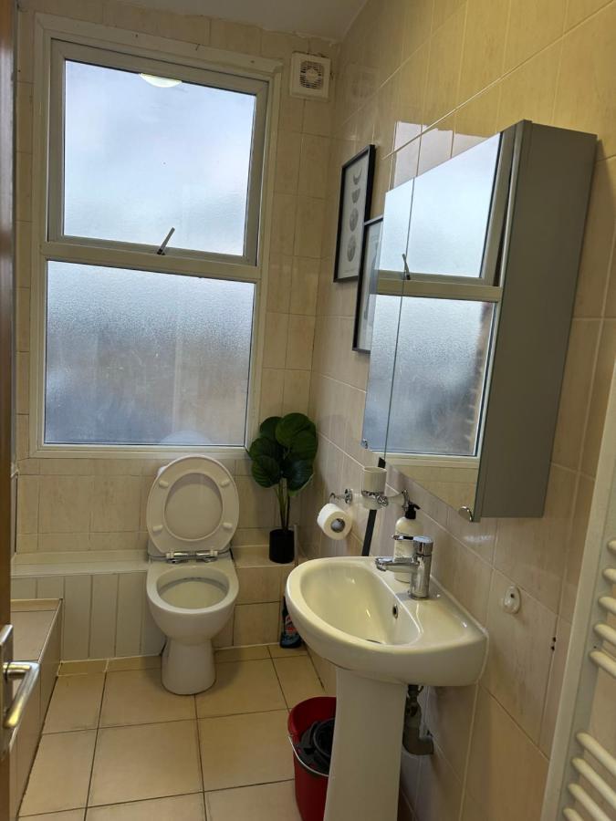 Beautiful Studio Apartment No4 Forest Road London Exterior photo